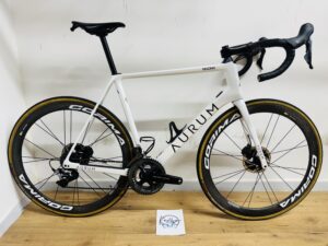 Aurum Magma Carbon Disc, Shimano Dura Ace 11sp, Corima Carbon kerékszett (58)