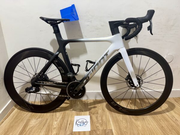 Giant Propel Advanced SL 1 Disc, Sram Force eTap AXS Powermeter, Giant SLR Zero Carbon