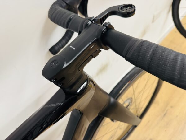 Merida Reacto 5000 Disc, Ultegra, Bontrager Carbon kerékszett (S) - Image 6