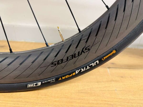 Újszerű Scott Foil RC30 Disc, Shimano Ultegra di2 12s, Syncros Carbon kerékszett(M) - Image 12