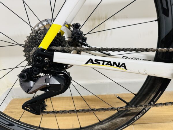 Wilier Filante SLR ASTANA Disc, Shimano Ultegra di2 12sp, Fulcrum Wind Carbon (L) - Image 3