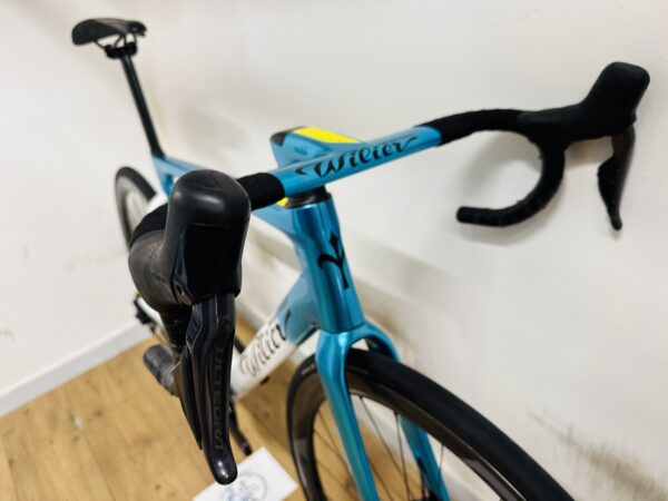 Wilier Filante SLR ASTANA Disc, Shimano Ultegra di2 12sp, Fulcrum Wind Carbon (L) - Image 11