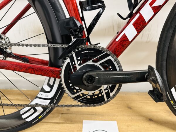 Trek Madone SLR9 Gen8 Red Viper Frost, Sram Red eTap AXS E1, Enve Carbon kerékszett (XS) - Image 8