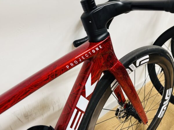 Trek Madone SLR9 Gen8 Red Viper Frost, Sram Red eTap AXS E1, Enve Carbon kerékszett (XS) - Image 7
