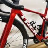 (használt) Trek Madone SLR9 Gen8 Red Viper Frost, Sram Red eTap AXS E1, Enve Carbon kerékszett (XS) - Image 6