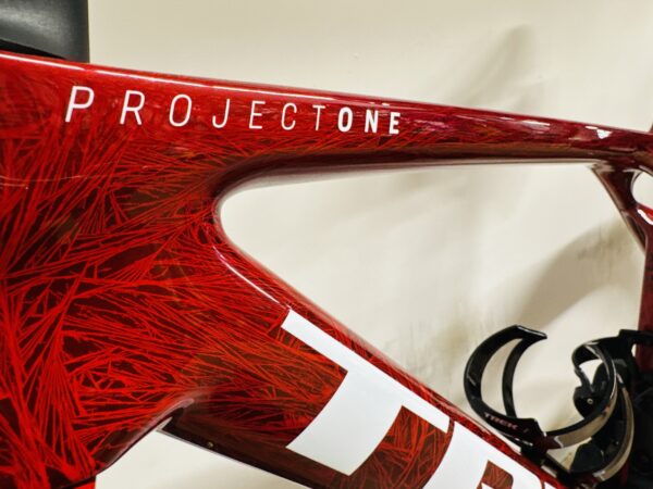 Trek Madone SLR9 Gen8 Red Viper Frost, Sram Red eTap AXS E1, Enve Carbon kerékszett (XS) - Image 15