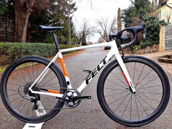 FELT FR Carbon kerékkel (M/54)