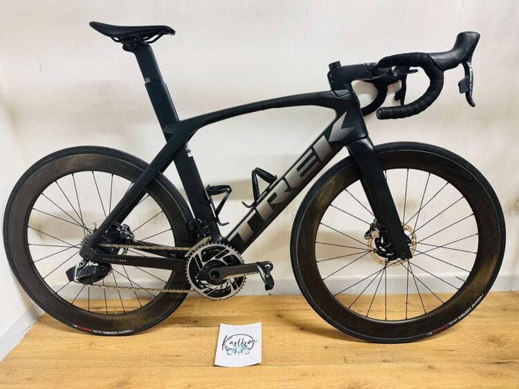 (használt) Trek Madone SLR9 Gen6 Disc Carbon, Sram Red eTap AXS 12s,  Zipp 404 (56)