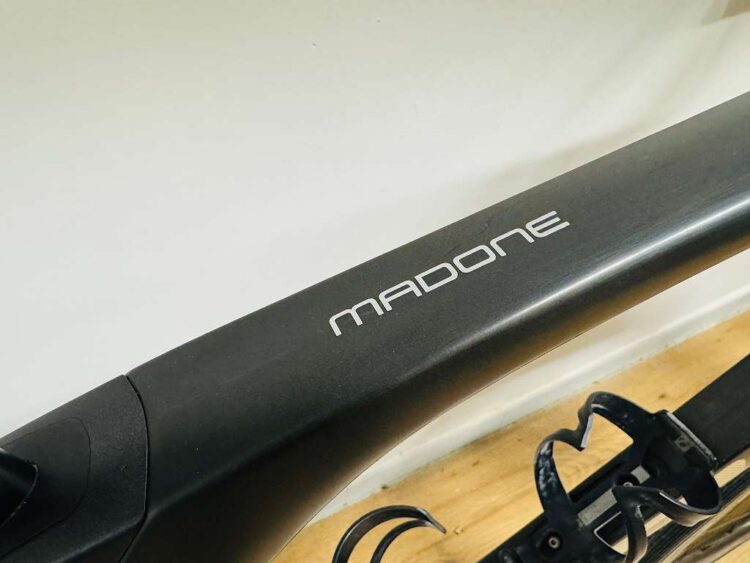 (használt) Trek Madone SLR9 Gen6 Disc Carbon, Sram Red eTap AXS 12s,  Zipp 404 (56) - Image 3