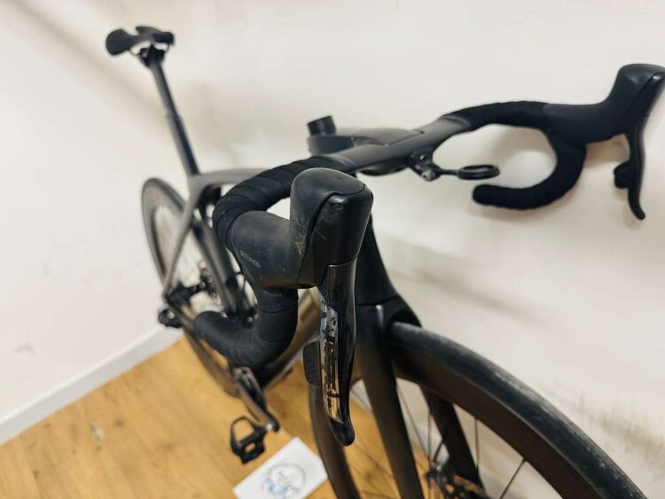(használt) Trek Madone SLR9 Gen6 Disc Carbon, Sram Red eTap AXS 12s,  Zipp 404 (56) - Image 8