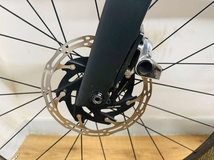(használt) Trek Madone SLR9 Gen6 Disc Carbon, Sram Red eTap AXS 12s,  Zipp 404 (56) - Image 9