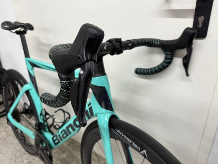 (használt) Bianchi Oltre Comp Disc, Shimano Ultegra di2 12s, Velomann Carbon kerékszett (55) - Image 5
