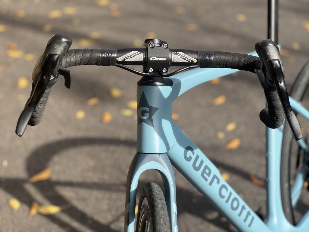 (használt) 2025 Guerciotti Escape Carbon Disc Gravel, Campagnolo Ekar 1x13, Ursus kerékszett (S) - Image 7