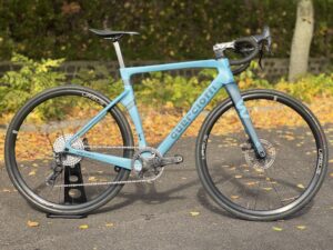 (használt) 2025 Guerciotti Escape Carbon Disc Gravel, Campagnolo Ekar 1x13, Ursus kerékszett (S)