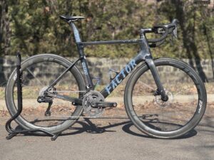 Factor Ostro Vam Disc Carbon, Ultegra di2, Zipp 303 Carbon (56)