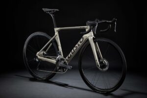 ÚJ Gusto Cobra Evo DB Elite Ultra Titanium Grey - carbon országúti kerékpár