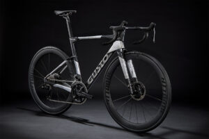 ÚJ Gusto GTR MAX, Shimano Dura Ace di2 12s, Attaque Carbon - országúti kerékpár