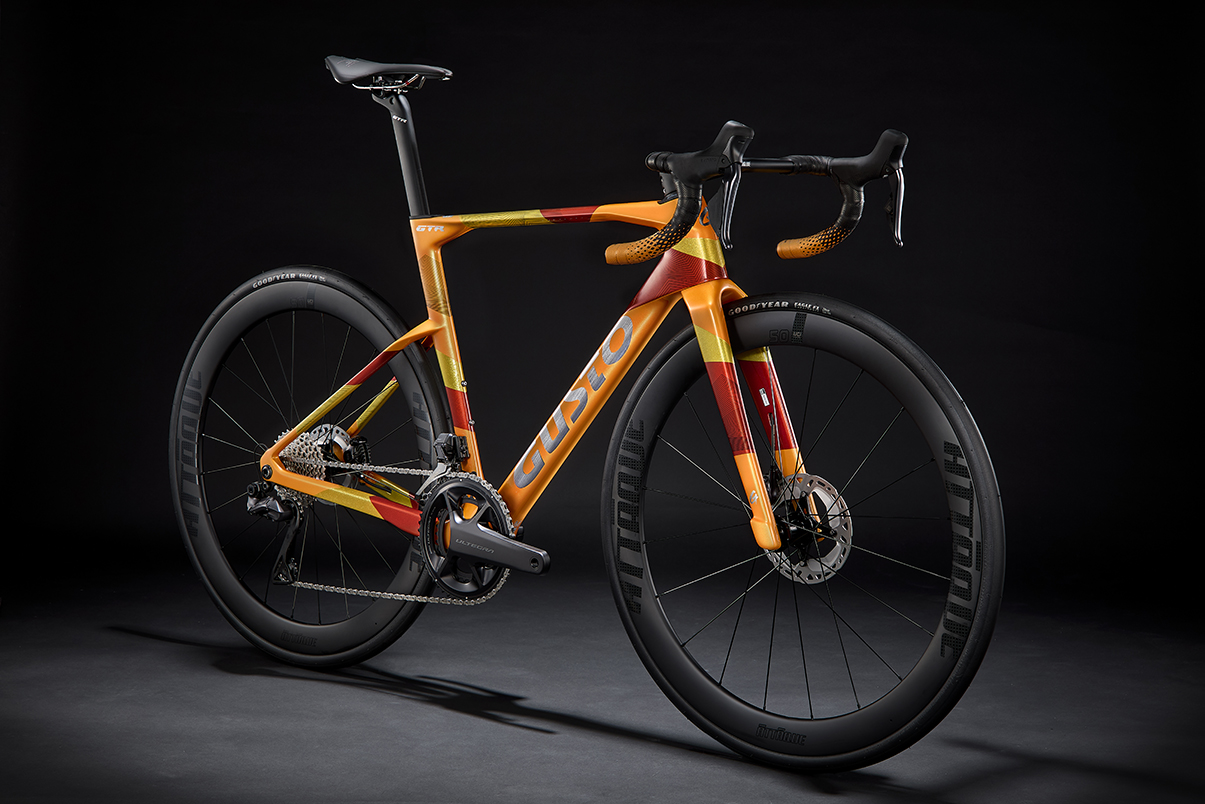 ÚJ Gusto GTR PRO TE, Shimano Ultegra di2 12s, Attaque Carbon - országúti kerékpár