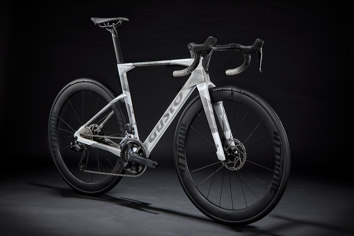 ÚJ Gusto GTR DB Sport TE, Shimano 105 di2 12s, Carbon kerékszett - országúti kerékpár
